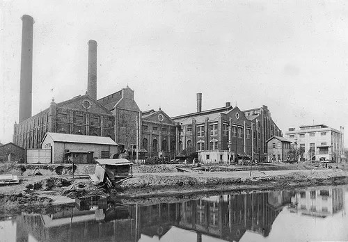 湊川発電所全景