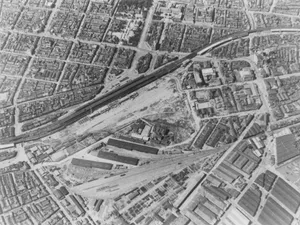 中央神戸駅、湊川神社